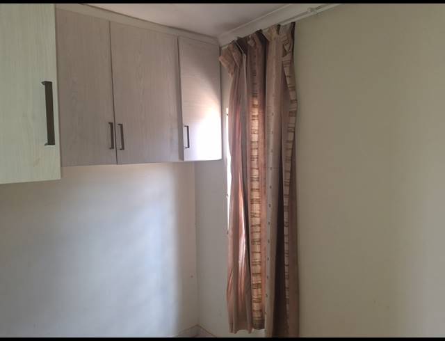 2 BEDROOM FREEHOLD FOR SALE IN CRYSTAL PARK